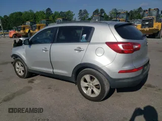 2011 Kia Sportage LX z VIN KNDPBCA2XB7102202, wystawiony jako Copart lot #55606785 z przebiegiem 84 311 mil mil oraz Szkoda całkowita • Salvage title. Historia ofert i sprzedaży dostępna na DreamBid. Obrazek 2.