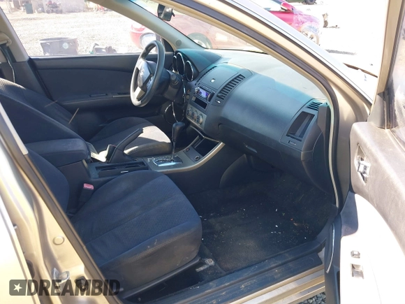 2005 Nissan Altima 2.5 S with VIN 1N4AL11D05N401065, listed as a IAAI auction lot 40482251 with 189,035 mi miles. Bid and sale history available at carsss.com. Image 5.