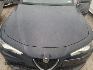 2019 Alfa Romeo Giulia Sport with VIN ZARFAMAN9K7599991, listed as a Copart auction lot 39895253 with 27,976 mi miles. Bid and sale history available at carsss.com. Image 11.