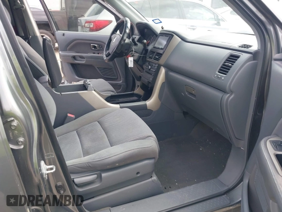 2008 Honda Pilot SE z VIN 5FNYF28398B002984, wystawiony jako IAAI lot #42105823 z przebiegiem 173 590 mil mil oraz . Historia ofert i sprzedaży dostępna na DreamBid. Obrazek 5.