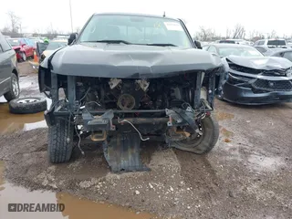 2010 Chevrolet Silverado 1500 LT with VIN 1GCSKSE3XAZ172390, listed as a IAAI auction lot 41839627 with 174,130 mi miles. Bid and sale history available at carsss.com. Image 6.