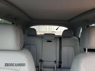 2022 Audi Q5 S line Premium Plus z VIN WA1EAAFY6N2071392, wystawiony jako Copart lot #55633675 z przebiegiem 57 926 mil mil oraz Szkoda całkowita • Salvage title. Historia ofert i sprzedaży dostępna na DreamBid. Obrazek 10.