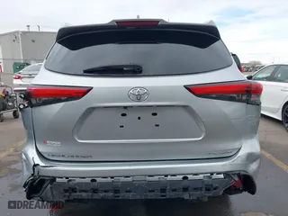 2020 Toyota Highlander XLE with VIN 5TDGZRBH1LS502142, listed as a IAAI auction lot 41819000 with 107,619 mi miles. Bid and sale history available at carsss.com. Image 17.