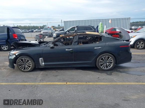 2018 Kia Stinger Premium with VIN KNAE25LA1J6011067, listed as a IAAI auction lot 40893308 with 20 mi miles. Bid and sale history available at carsss.com. Image 13.