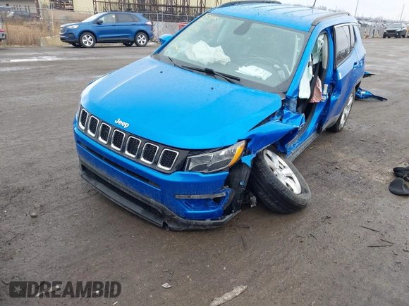 2019 Jeep Compass Latitude with VIN 3C4NJDBB5KT648383, listed as a IAAI auction lot 41681703 with 76,905 mi miles. Bid and sale history available at carsss.com. Image 18.