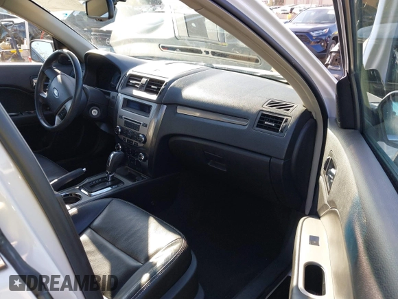 2010 Ford Fusion SEL with VIN 3FAHP0JA5AR140025, listed as a IAAI auction lot 41840878 with 89,300 mi miles. Bid and sale history available at carsss.com. Image 5.