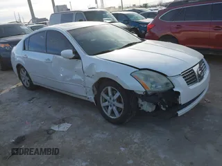 2004 Nissan Maxima SE with VIN 1N4BA41EX4C922079, listed as a IAAI auction lot 41398188 with 231,030 mi miles. Bid and sale history available at carsss.com. Image 1.