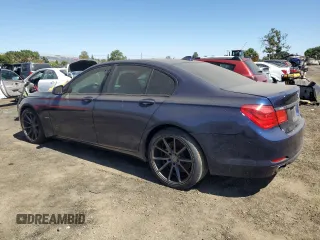 2009 BMW 7 Series 750i z VIN WBAKA83509CY35388, wystawiony jako Copart lot #63561984 z przebiegiem 166 068 mil mil oraz Szkoda całkowita • Salvage title. Historia ofert i sprzedaży dostępna na DreamBid. Obrazek 2.