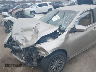 2017 Toyota Camry XLE z VIN 4T1BF1FK9HU622263, wystawiony jako IAAI lot #41542248 z przebiegiem Nie podano mil oraz . Historia ofert i sprzedaży dostępna na DreamBid. Obrazek 6.