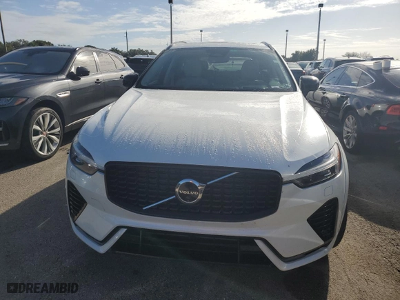 2024 Volvo XC60 Recharge Plug-In Hybrid Ultimate Dark Theme with VIN YV4H60DM4R1761844, listed as a Copart auction lot 74767014 with 0 mi miles and Non Repairable. Bid and sale history available at carsss.com. Image 5.