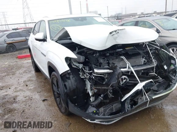 2024 Volkswagen Atlas SE с VIN 1V2KE2CA0RC251671, выставлен на аукционе IAAI как лот 41094446 с пробегом 5 323 миль миль и . История ставок и продаж доступна на DreamBid. Изображение 6.