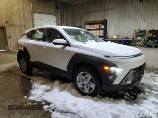 2025 Hyundai Kona SE with VIN KM8HACAB6SU213642, listed as a Copart auction lot 44038575 with 3,161 mi miles and Salvage Title. Bid and sale history available at carsss.com. Image 4.
