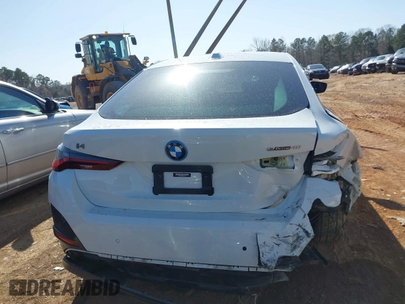 2023 BMW i4 eDrive40 z VIN WBY73AW08PFN72118, wystawiony jako IAAI lot #41849570 z przebiegiem 27 118 mil mil oraz . Historia ofert i sprzedaży dostępna na DreamBid. Obrazek 17.