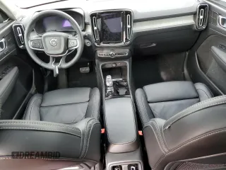 2023 Volvo XC40 Ultimate Bright Theme с VIN YV4L12UA5P2939455, выставлен на аукционе Copart как лот 41344855 с пробегом 18 949 миль миль и Списание • Salvage title. История ставок и продаж доступна на DreamBid. Изображение 8.