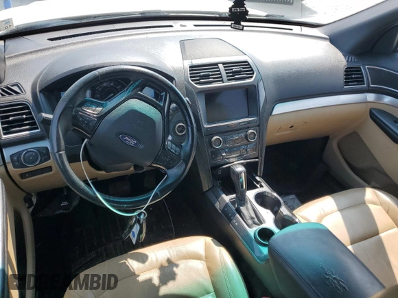 2017 Ford Explorer XLT z VIN 1FM5K7D88HGB49909, wystawiony jako Copart lot #59027255 z przebiegiem 133 536 mil mil oraz Szkoda całkowita • Salvage title. Historia ofert i sprzedaży dostępna na DreamBid. Obrazek 8.