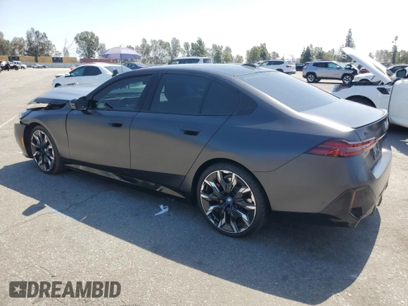 2024 BMW i5 M60 z VIN WBY43FK08RCR02396, wystawiony jako Copart lot #52411905 z przebiegiem 18 632 mil mil oraz Szkoda całkowita • Salvage title. Historia ofert i sprzedaży dostępna na DreamBid. Obrazek 2.