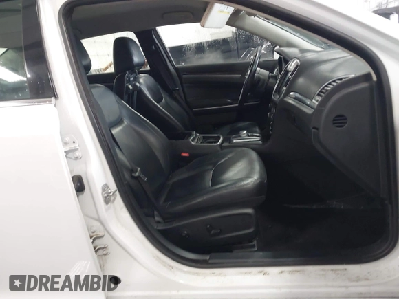 2015 Chrysler 300 Limited with VIN 2C3CCAAG1FH930942, listed as a IAAI auction lot 40791373 with 175,775 mi miles. Bid and sale history available at carsss.com. Image 5.