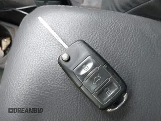 2007 Volkswagen Jetta with VIN 3VWGG71K67M052952, listed as a IAAI auction lot 42524174 with 189,121 mi miles and . Bid and sale history available at DreamBid. Image 11.