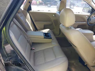 2006 Ford Five Hundred Limited with VIN 1FAFP25106G105436, listed as a IAAI auction lot 42039250 with 238,072 mi miles. Bid and sale history available at carsss.com. Image 8.