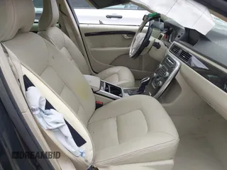 2015 Volvo XC70 T5 Drive-E Premier with VIN YV440MBK7F1209968, listed as a IAAI auction lot 41914571 with 69,668 mi miles and . Bid and sale history available at DreamBid. Image 5.