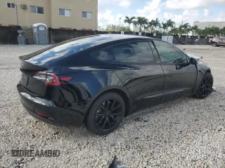 2022 Tesla Model 3 with VIN 5YJ3E1EA2NF124334, listed as a Copart auction lot 45390715 with 25,861 mi miles and Salvage Title. Bid and sale history available at carsss.com. Image 3.