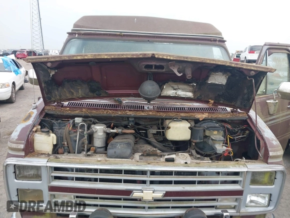 1989 Chevrolet Chevy Van z VIN 1GBEG25K5K7184695, wystawiony jako IAAI lot #42432728 z przebiegiem 945 928 mil mil oraz . Historia ofert i sprzedaży dostępna na DreamBid. Obrazek 10.