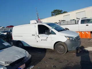 2017 Mercedes-Benz Metris Cargo z VIN WD3PG2EA2H3222972, wystawiony jako IAAI lot #42116177 z przebiegiem 119 839 mil mil oraz . Historia ofert i sprzedaży dostępna na DreamBid. Obrazek 13.