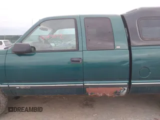 1998 Chevrolet Silverado 1500 with VIN 2GCEK19R4W1168700, listed as a IAAI auction lot 42083892 with 227,887 mi miles and . Bid and sale history available at DreamBid. Image 6.
