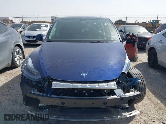 2024 Tesla Model Y Long Range with VIN 7SAYGDEE4RA247417, listed as a IAAI auction lot 41735632 with 30,062 mi miles. Bid and sale history available at carsss.com. Image 12.