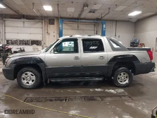 2003 Chevrolet Avalanche with VIN 3GNEK13T63G267792, listed as a IAAI auction lot 41439175 with 1 mi miles. Bid and sale history available at carsss.com. Image 12.