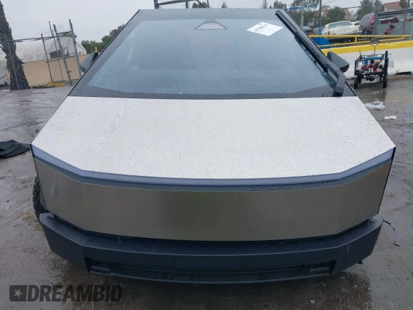 2025 Tesla Cybertruck с VIN 7G2CEHED8SA059806, выставлен на аукционе IAAI как лот 41706116 с пробегом 212 миль миль и . История ставок и продаж доступна на DreamBid. Изображение 12.