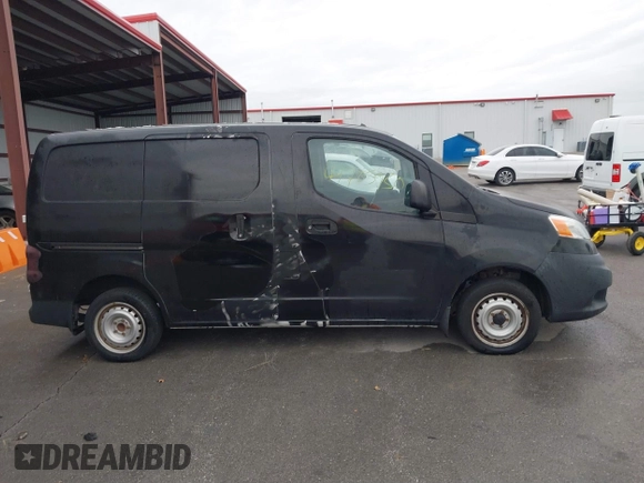 2015 Nissan NV200 S z VIN 3N6CM0KN6FK714403, wystawiony jako IAAI lot #41705950 z przebiegiem 84 384 mil mil oraz . Historia ofert i sprzedaży dostępna na DreamBid. Obrazek 13.