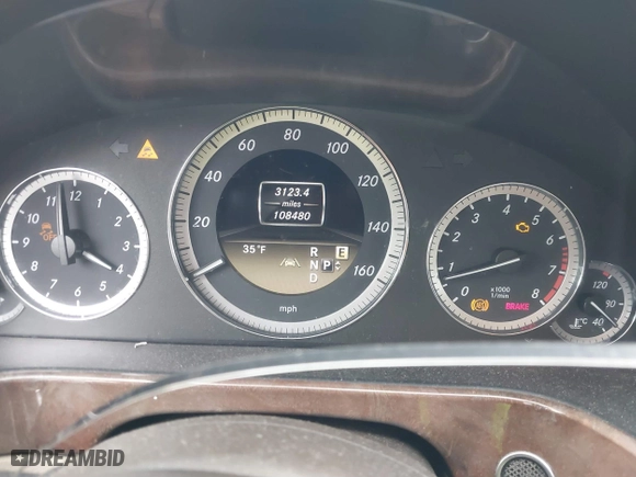 2012 Mercedes-Benz E-Class E 350 Luxury with VIN WDDHF5KB0CA588841, listed as a IAAI auction lot 41371990 with 108,480 mi miles. Bid and sale history available at carsss.com. Image 7.