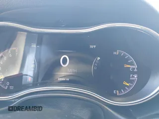 2017 Jeep Grand Cherokee Altitude z VIN 1C4RJFAG7HC890347, wystawiony jako IAAI lot #42315887 z przebiegiem 98 064 mil mil oraz . Historia ofert i sprzedaży dostępna na DreamBid. Obrazek 7.
