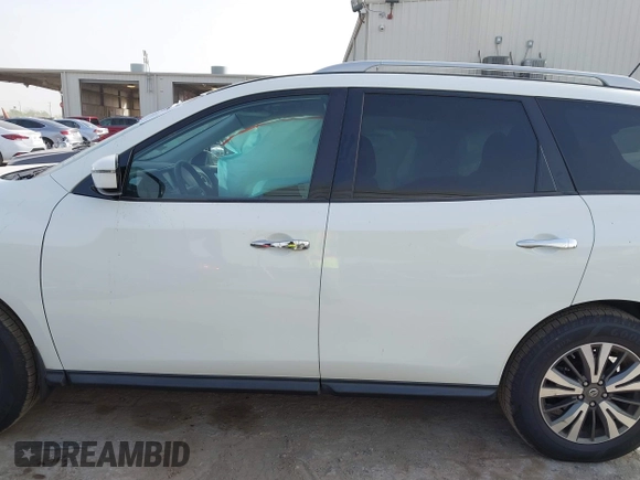 2017 Nissan Pathfinder S with VIN 5N1DR2MN1HC672874, listed as a IAAI auction lot 41828458 with 138,490 mi miles. Bid and sale history available at carsss.com. Image 14.