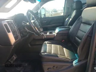 2018 GMC Sierra 3500HD Denali z VIN 1GT42YEY6JF115211, wystawiony jako Copart lot #78333694 z przebiegiem 178 170 mil mil oraz Czysty tytuł • Clean title. Historia ofert i sprzedaży dostępna na DreamBid. Obrazek 7.