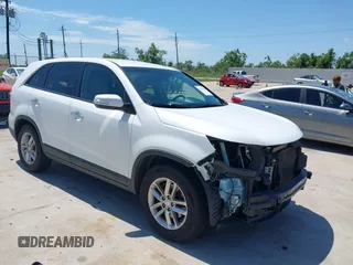 2014 Kia Sorento LX z VIN 5XYKT3A65EG426319, wystawiony jako IAAI lot #42364046 z przebiegiem 132 492 mil mil oraz . Historia ofert i sprzedaży dostępna na DreamBid. Obrazek 1.
