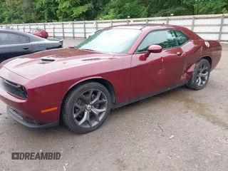 2018 Dodge Challenger SXT Plus z VIN 2C3CDZAG4JH258685, wystawiony jako IAAI lot #42352033 z przebiegiem 112 122 mil mil oraz . Historia ofert i sprzedaży dostępna na DreamBid. Obrazek 2.