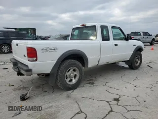 2000 Ford Ranger XLT with VIN 1FTZR15X1YTA59903, listed as a Copart auction lot 45345075 with 197,591 mi miles and Salvage Title. Bid and sale history available at carsss.com. Image 3.