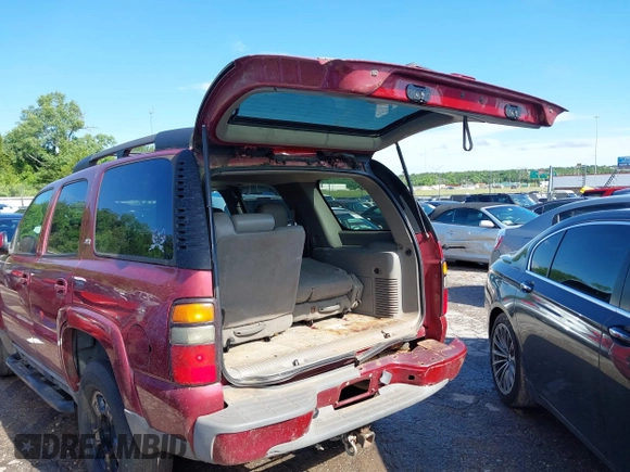 2005 Chevrolet Tahoe Z71 z VIN 1GNEK13T25R225137, wystawiony jako IAAI lot #42441428 z przebiegiem 230 897 mil mil oraz . Historia ofert i sprzedaży dostępna na DreamBid. Obrazek 3.