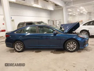 2019 Hyundai Sonata SE with VIN 5NPE24AF7KH803260, listed as a IAAI auction lot 41713958 with Not Provided miles and . Bid and sale history available at carsss.com. Image 13.