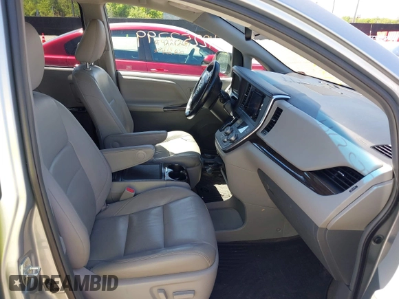 2015 Toyota Sienna XLE с VIN 5TDYK3DC0FS688624, выставлен на аукционе IAAI как лот 42252799 с пробегом 201 522 миль миль и . История ставок и продаж доступна на DreamBid. Изображение 5.