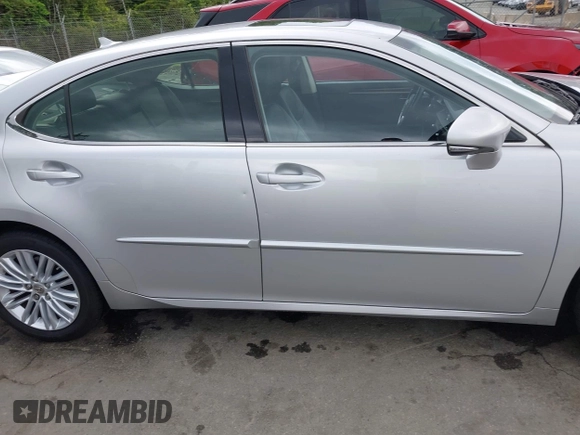2014 Lexus ES 330 z VIN JTHBK1GG4E2098648, wystawiony jako IAAI lot #42254508 z przebiegiem 99 610 mil mil oraz . Historia ofert i sprzedaży dostępna na DreamBid. Obrazek 13.