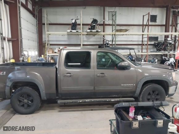 2008 GMC Sierra 1500 Work Truck with VIN 2GTEK133981271537, listed as a IAAI auction lot 41541225 with 212,332 mi miles. Bid and sale history available at carsss.com. Image 13.