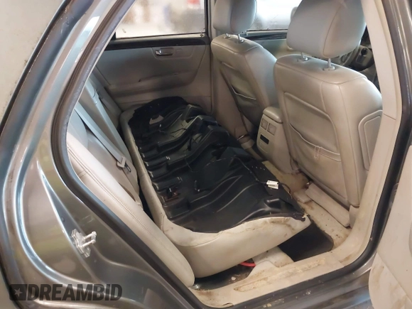 2008 Cadillac DTS 1SA z VIN 1G6KD57Y58U157195, wystawiony jako IAAI lot #41534453 z przebiegiem 199 793 mil mil oraz . Historia ofert i sprzedaży dostępna na DreamBid. Obrazek 8.