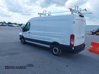 2023 Ford Transit Cargo z VIN 1FTBR1C85PKB34166, wystawiony jako IAAI lot #42216076 z przebiegiem 62 442 mil mil oraz . Historia ofert i sprzedaży dostępna na DreamBid. Obrazek 3.
