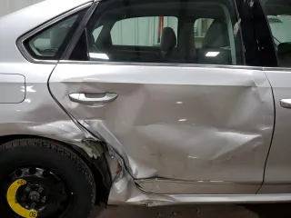 2016 Volkswagen Passat SE z VIN 1VWBT7A38GC024909, wystawiony jako Copart lot #56113765 z przebiegiem 30 096 mil mil oraz Szkoda całkowita • Salvage title. Historia ofert i sprzedaży dostępna na DreamBid. Obrazek 10.