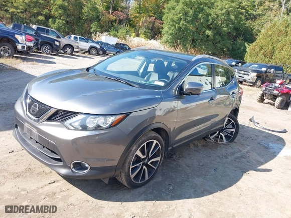 2018 Nissan Rogue Sport SV with VIN JN1BJ1CR1JW290773, listed as a IAAI auction lot 40578786 with 101,342 mi miles. Bid and sale history available at carsss.com. Image 2.