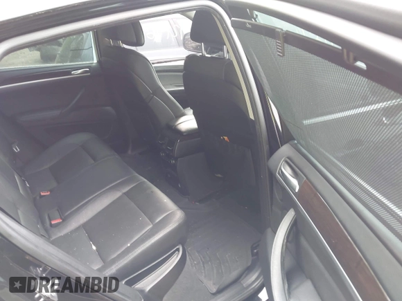 2013 BMW X6 xDrive50i z VIN 5UXFG8C56DL591241, wystawiony jako IAAI lot #42176792 z przebiegiem 142 973 mil mil oraz . Historia ofert i sprzedaży dostępna na DreamBid. Obrazek 8.