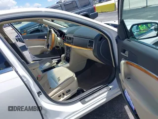2011 Lincoln MKZ с VIN 3LNHL2GC6BR760941, выставлен на аукционе IAAI как лот 42742212 с пробегом 147 117 миль миль и . История ставок и продаж доступна на DreamBid. Изображение 5.